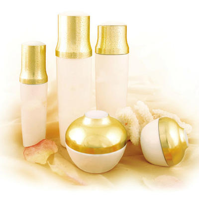 Luxury unique golden cap skin care cosmetic sprayed bottle jars